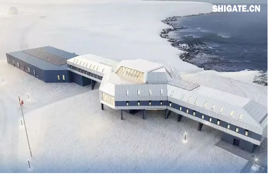 2024年2月7日，中国第五个南极考察站——中国南极秦岭站开站。中国南极秦岭站是中国第三个常年考察站，新时代中国建立的一个常年考察站，首个面向太平洋扇区的考察站，建筑面积达到5244平方米，主体设计为南十字星造型，设计理念源自中国航海家郑和下西洋用来导航的南十字星。南极作为地球上更为严酷的环境之一，对建筑材料要求极严苛。舞钢公司与中国南极秦岭站相关建设单位就项目关键部位用钢展开了深度交流，设计研发生产的耐候钢板满足了项目关键部位制造所需。