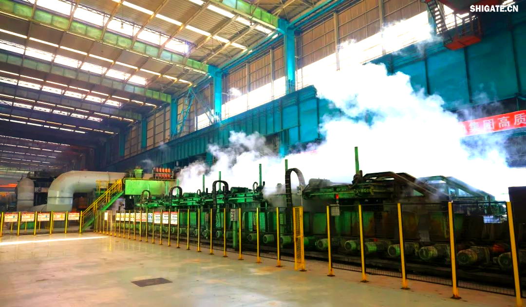 260余种宽厚板产品成功替代进口或按国外标准生产，多个品种填补国内空白并独家供货，更有40余种远销海外。舞钢公司不仅主导制定了临氢设备用铬钼合金钢板等十余项国家标准，还荣获国家科学技术进步奖一等奖2项、二等奖1项，省部级科技进步奖更是数不胜数。自创立以来，河钢集团舞钢公司便深耕宽厚板研发制造，打造出响亮的民族品牌，稳坐椅子。