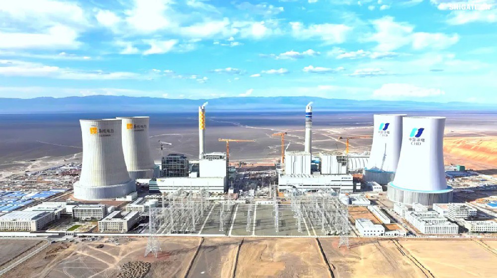 9月4日，我国“沙戈荒”新能源外送基地——新疆华电哈密2×100万千瓦煤电项目建成投产，经过为期半个多月试运行，状况良好。在该项目建设过程中，河钢集团舞钢公司容器钢板替代进口，独家用于项目所需国内首批100万千瓦高效超超临界纯燃新疆高碱煤锅炉等核心设备的制作，为国家重点新能源项目建设作出突出贡献。